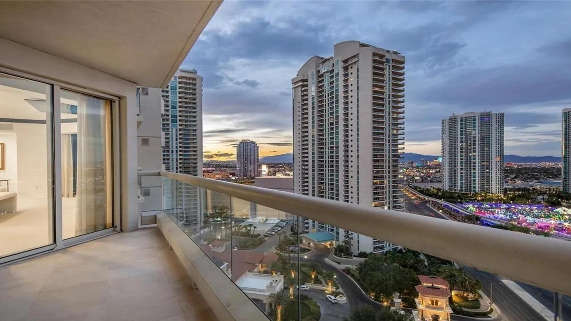 Stunning Four Bedroom Fully Professionally Remodeled Apartment Las Vegas Exterior foto
